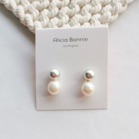 Authentic Alicia Bonnie Vera Silver Pearl Earrings - Picture 1 of 1